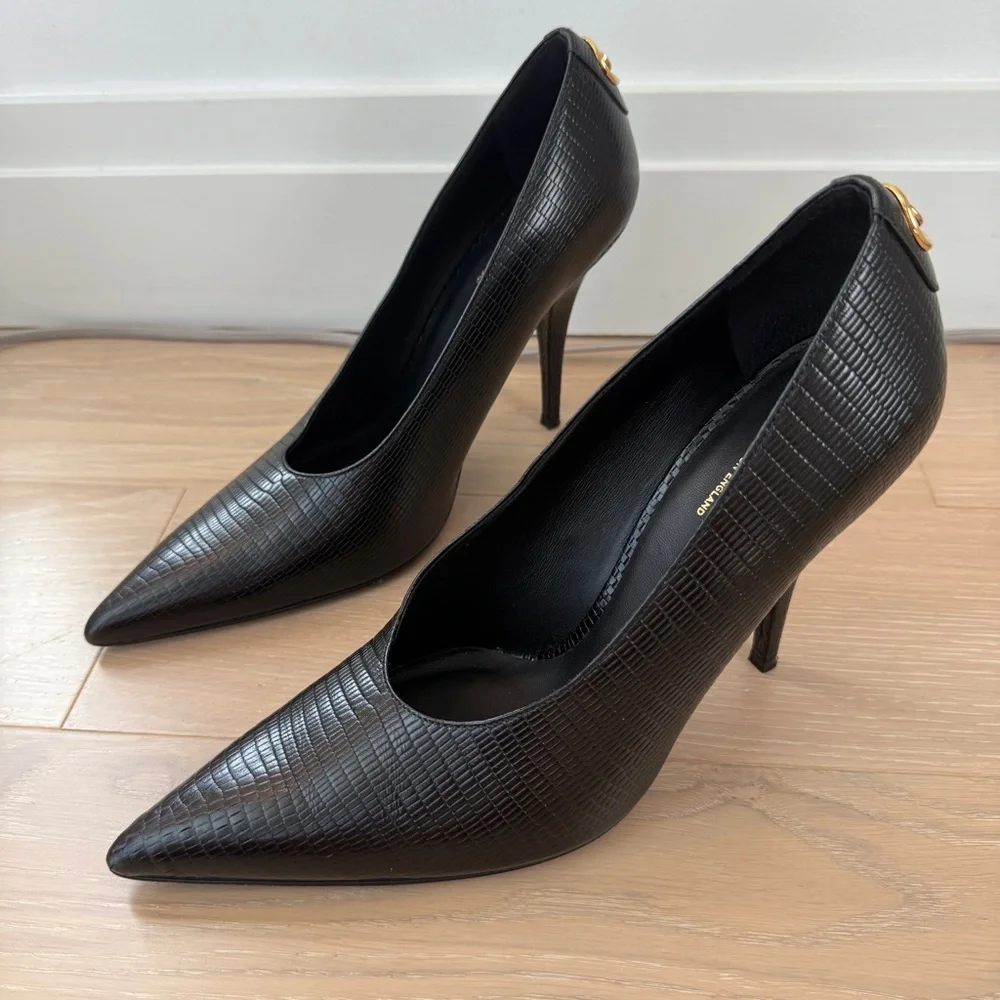 Burberry Lizard-Embossed Black Leather Pumps – Size 38 - Picture 2 of 13